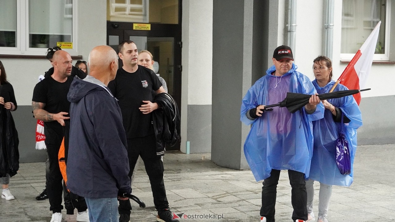 Stop imigacji - protest w Ostrołęce [19.07.2025] - zdjęcie #136 - eOstroleka.pl