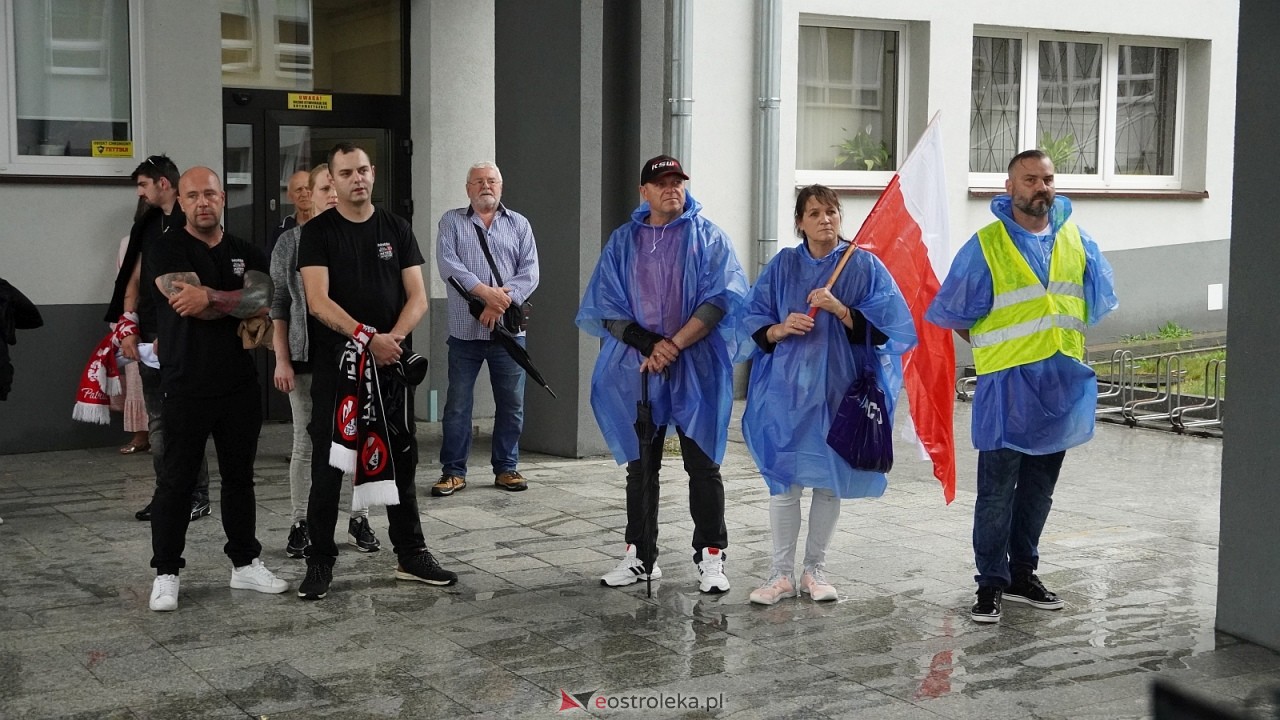 Stop imigacji - protest w Ostrołęce [19.07.2025] - zdjęcie #130 - eOstroleka.pl