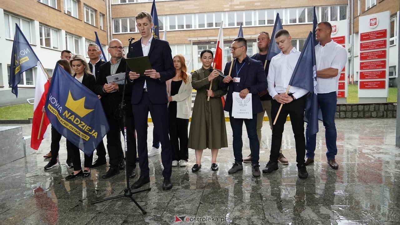 Stop imigacji - protest w Ostrołęce [19.07.2025] - zdjęcie #123 - eOstroleka.pl