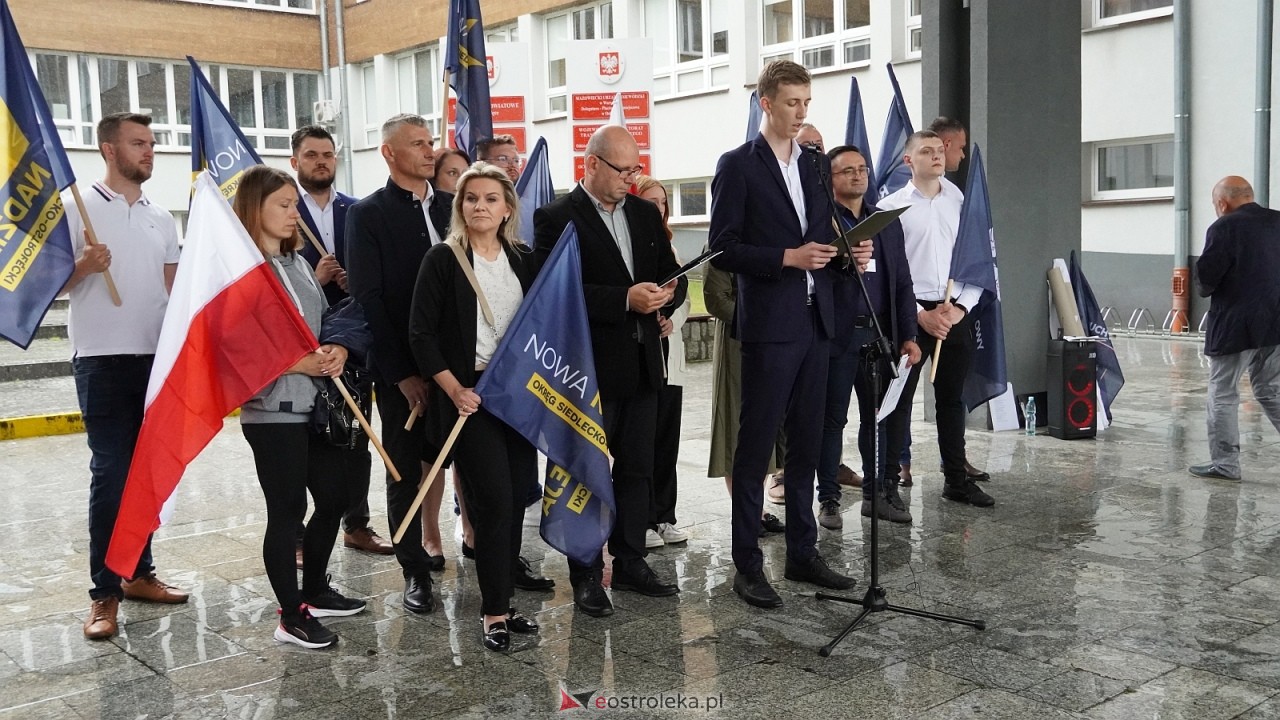 Stop imigacji - protest w Ostrołęce [19.07.2025] - zdjęcie #121 - eOstroleka.pl