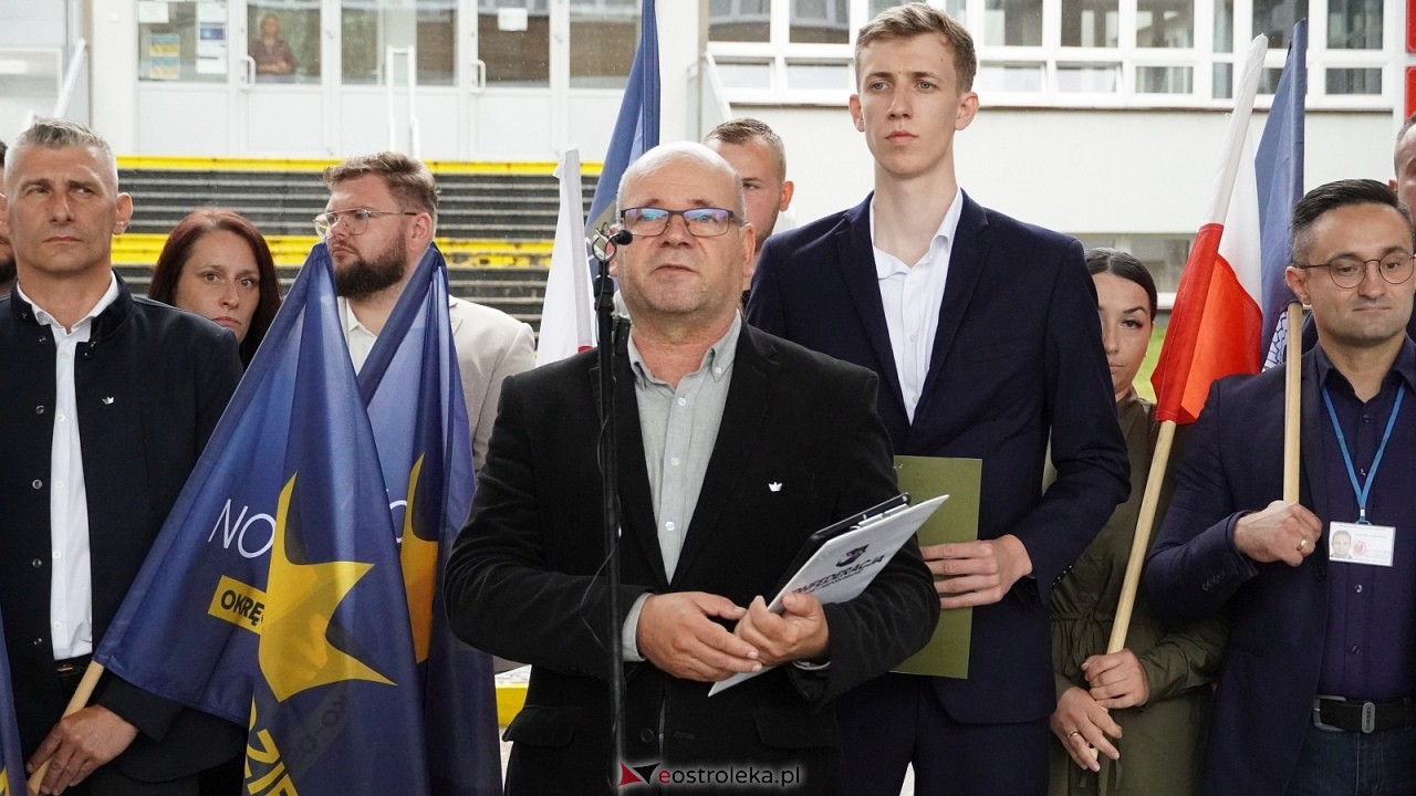 Stop imigacji - protest w Ostrołęce [19.07.2025] - zdjęcie #111 - eOstroleka.pl