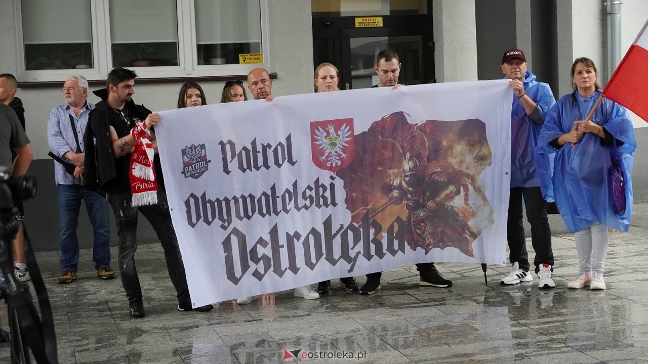 Stop imigacji - protest w Ostrołęce [19.07.2025] - zdjęcie #108 - eOstroleka.pl