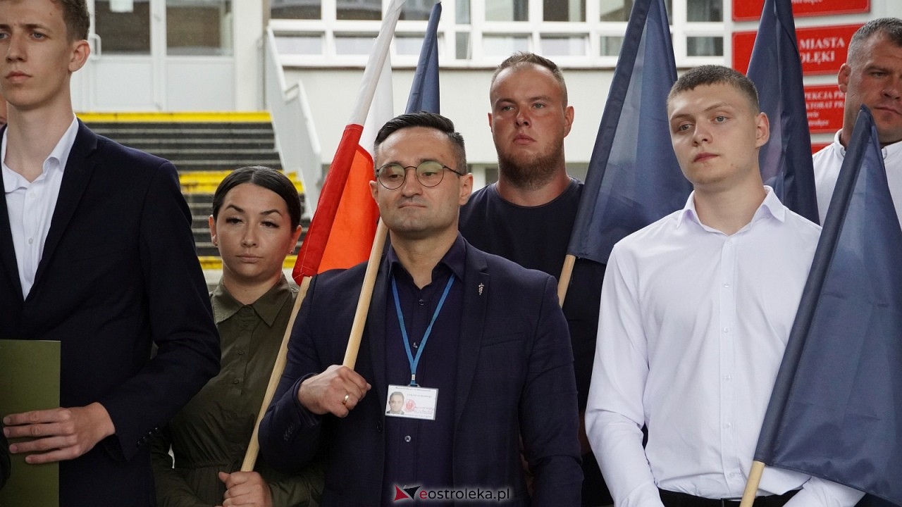 Stop imigacji - protest w Ostrołęce [19.07.2025] - zdjęcie #104 - eOstroleka.pl