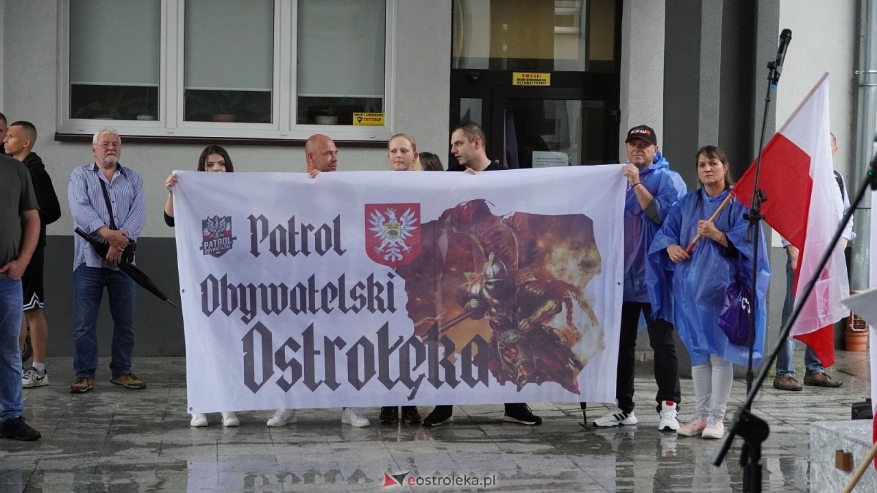 Stop imigacji - protest w Ostrołęce [19.07.2025] - zdjęcie #100 - eOstroleka.pl