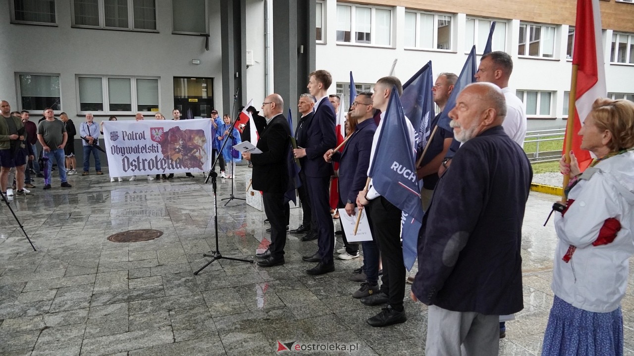 Stop imigacji - protest w Ostrołęce [19.07.2025] - zdjęcie #99 - eOstroleka.pl