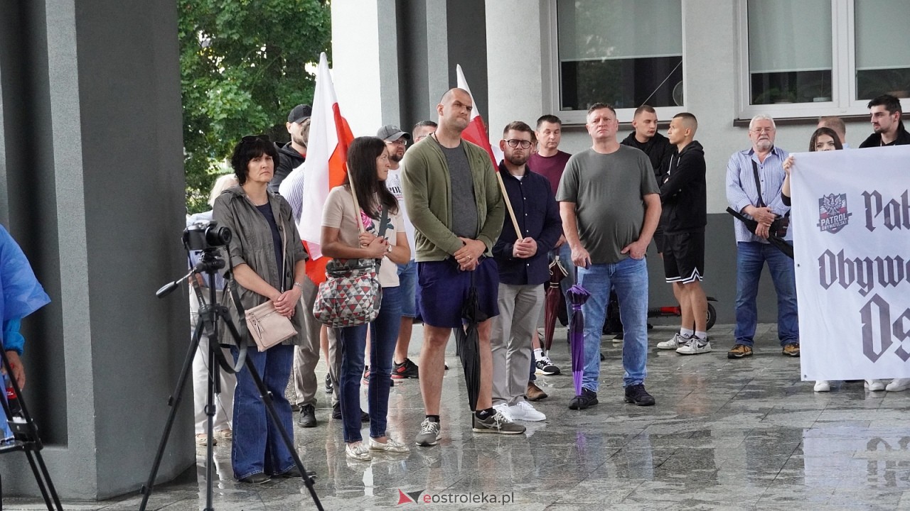 Stop imigacji - protest w Ostrołęce [19.07.2025] - zdjęcie #97 - eOstroleka.pl