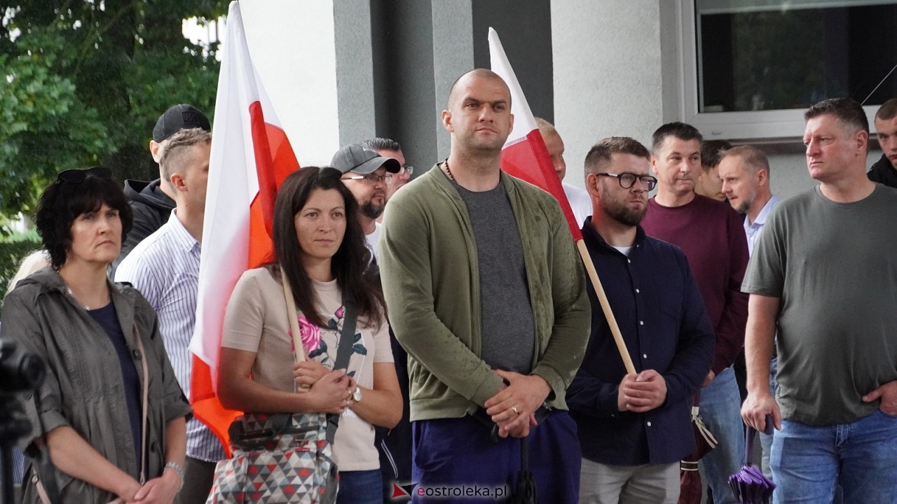 Stop imigacji - protest w Ostrołęce [19.07.2025] - zdjęcie #96 - eOstroleka.pl
