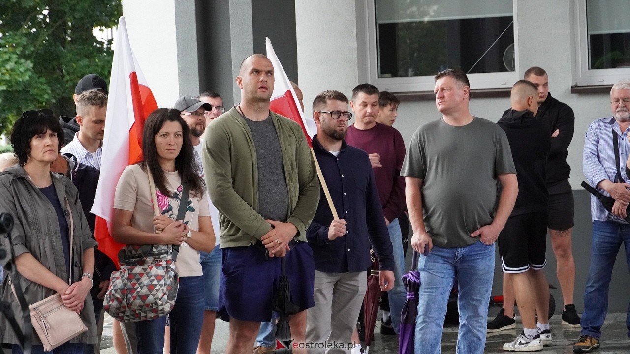 Stop imigacji - protest w Ostrołęce [19.07.2025] - zdjęcie #95 - eOstroleka.pl