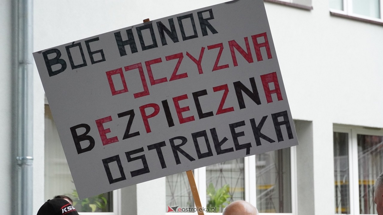 Stop imigacji - protest w Ostrołęce [19.07.2025] - zdjęcie #84 - eOstroleka.pl