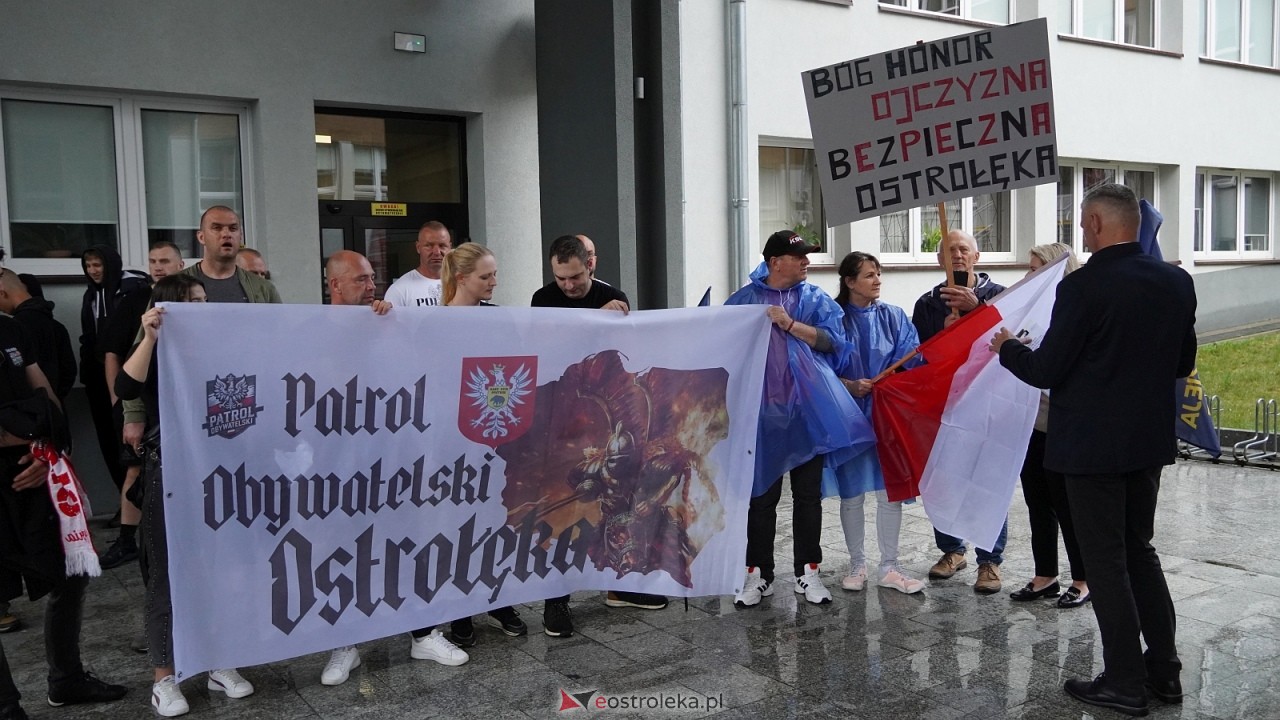 Stop imigacji - protest w Ostrołęce [19.07.2025] - zdjęcie #83 - eOstroleka.pl
