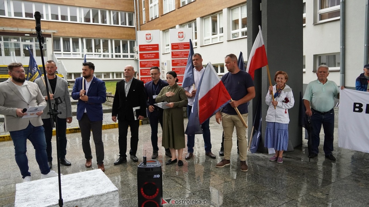 Stop imigacji - protest w Ostrołęce [19.07.2025] - zdjęcie #80 - eOstroleka.pl