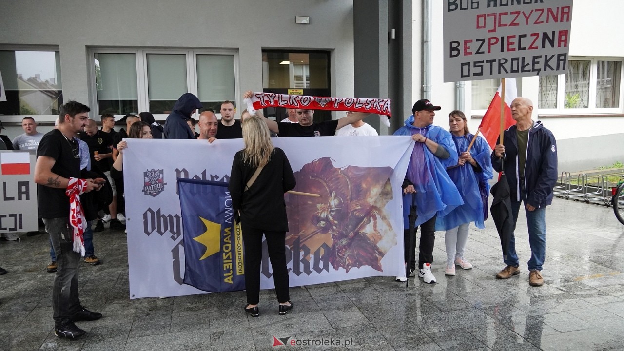 Stop imigacji - protest w Ostrołęce [19.07.2025] - zdjęcie #74 - eOstroleka.pl