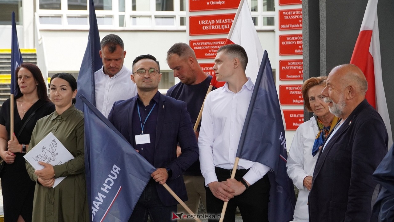 Stop imigacji - protest w Ostrołęce [19.07.2025] - zdjęcie #64 - eOstroleka.pl