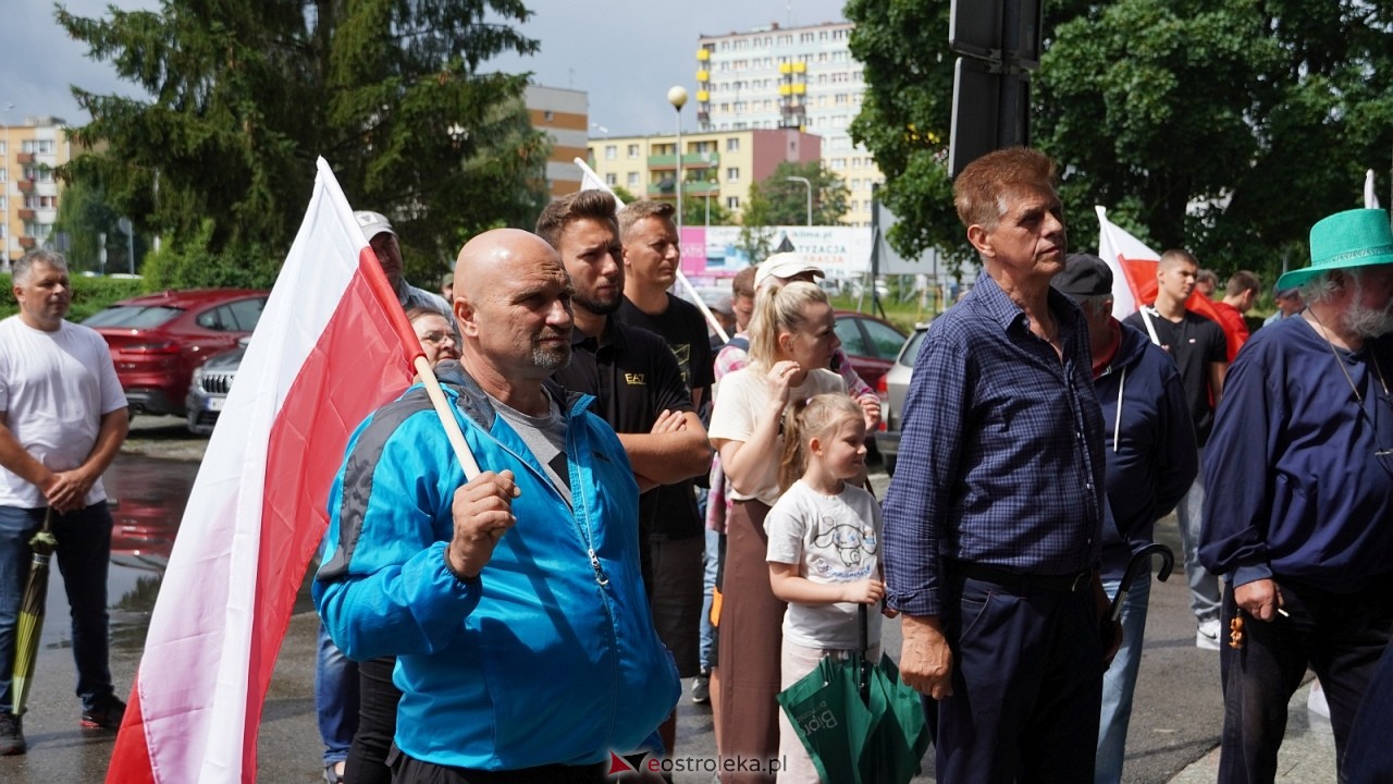 Stop imigacji - protest w Ostrołęce [19.07.2025] - zdjęcie #61 - eOstroleka.pl
