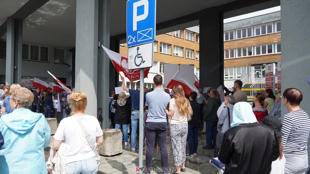 Stop imigacji - protest w Ostrołęce [19.07.2025] - zdjęcie #54 - eOstroleka.pl