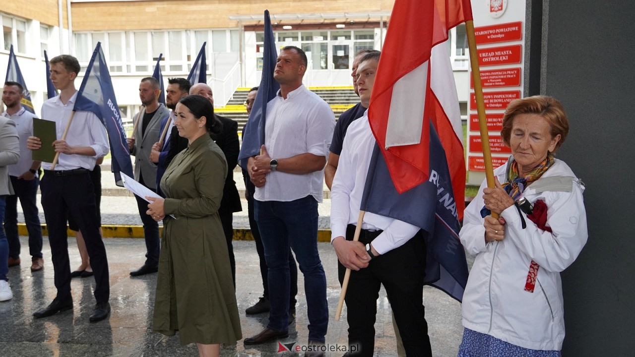 Stop imigacji - protest w Ostrołęce [19.07.2025] - zdjęcie #45 - eOstroleka.pl