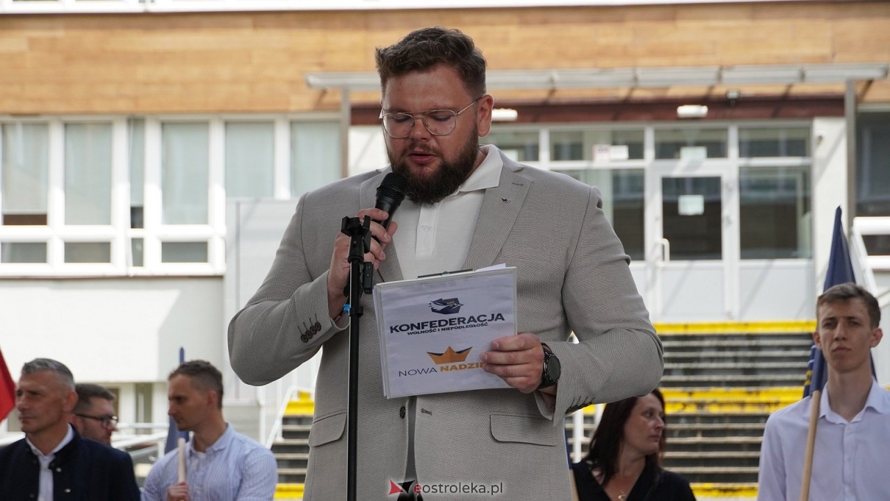 Stop imigacji - protest w Ostrołęce [19.07.2025] - zdjęcie #35 - eOstroleka.pl