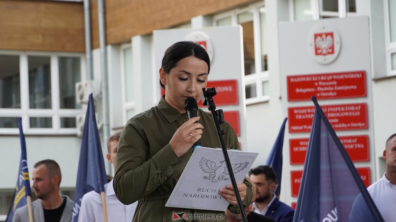 Stop imigacji - protest w Ostrołęce [19.07.2025] - zdjęcie #25 - eOstroleka.pl