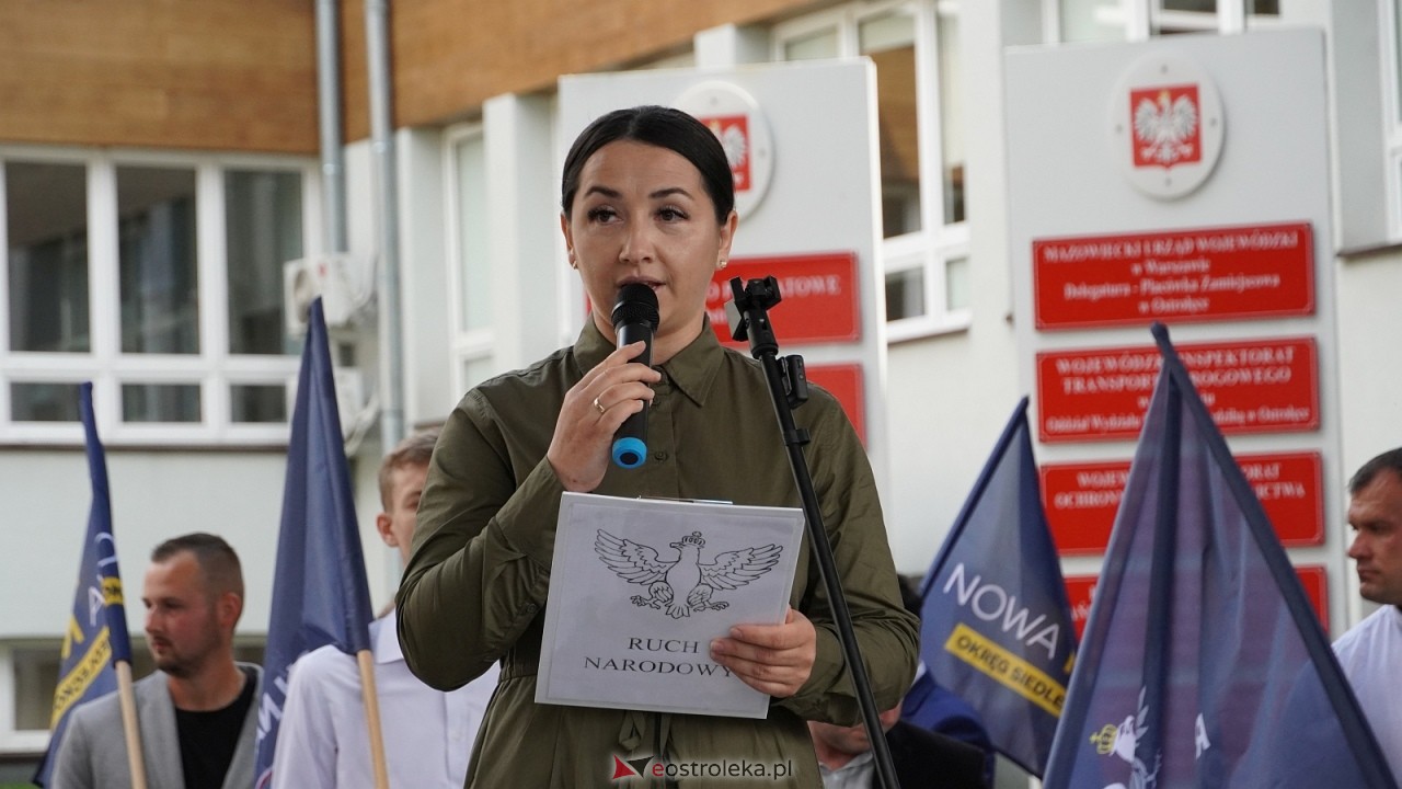 Stop imigacji - protest w Ostrołęce [19.07.2025] - zdjęcie #24 - eOstroleka.pl