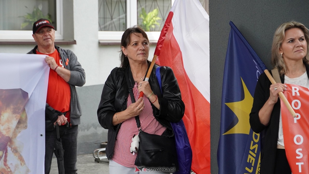 Stop imigacji - protest w Ostrołęce [19.07.2025] - zdjęcie #4 - eOstroleka.pl