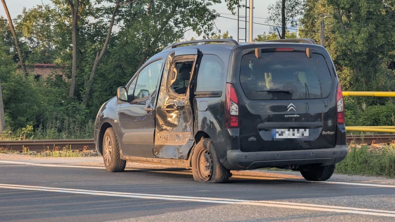 Wypadek przy Warszawskiej w Ostrołęce [20.07.2025] - zdjęcie #15 - eOstroleka.pl