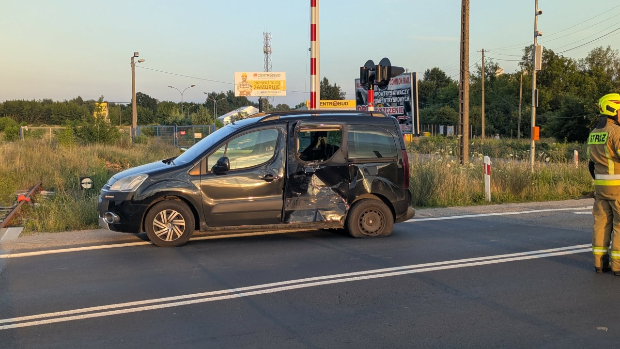 Wypadek przy Warszawskiej w Ostrołęce [20.07.2025] - zdjęcie #10 - eOstroleka.pl