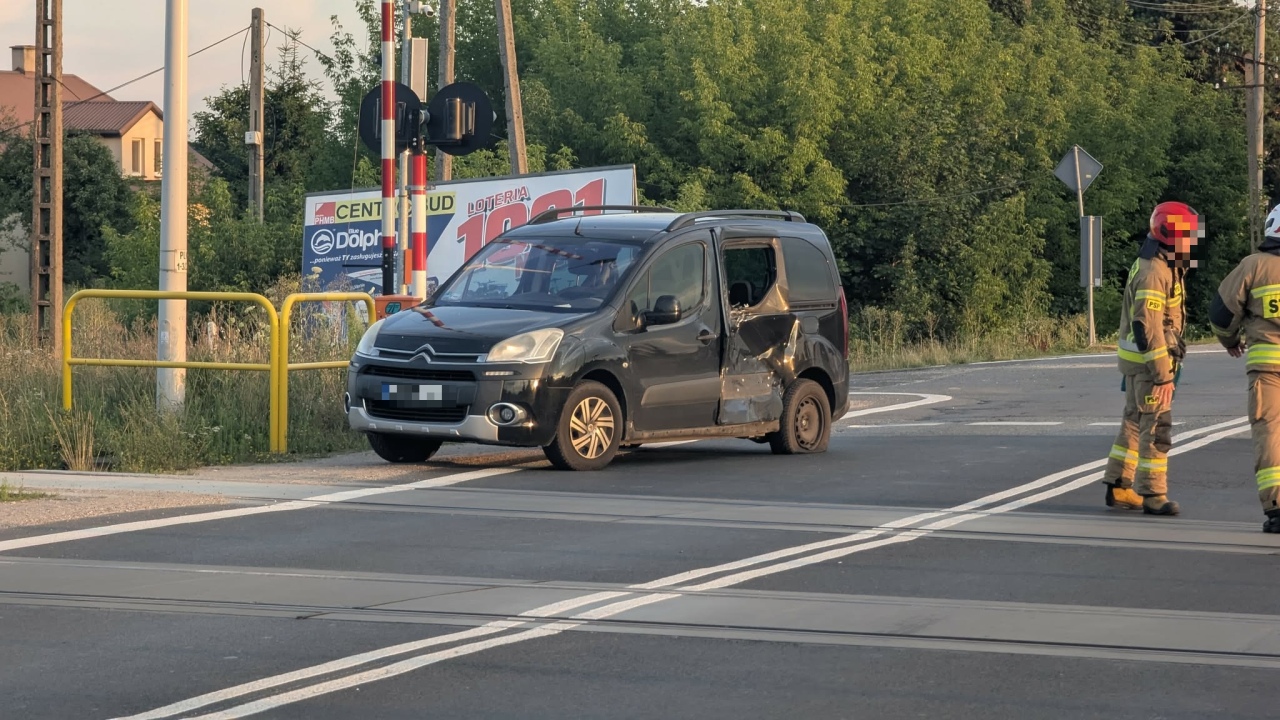 Wypadek przy Warszawskiej w Ostrołęce [20.07.2025] - zdjęcie #7 - eOstroleka.pl