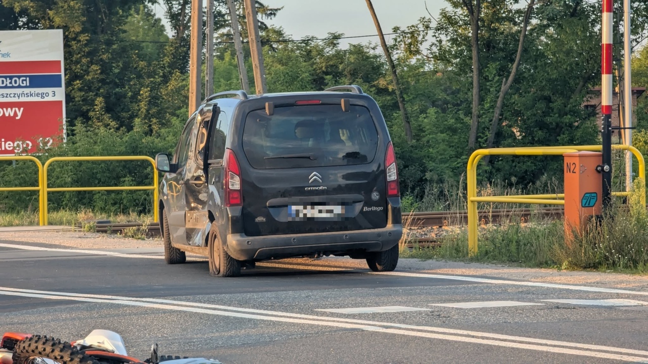 Wypadek przy Warszawskiej w Ostrołęce [20.07.2025] - zdjęcie #6 - eOstroleka.pl