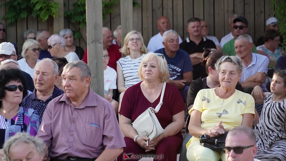 Koncert Roberta Prusińskiego w tężni w Rzekuniu [20.07.225] - zdjęcie #64 - eOstroleka.pl