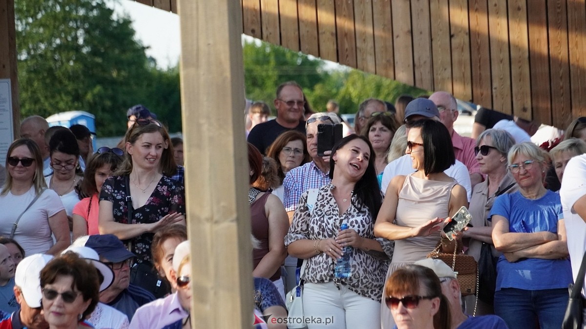 Koncert Roberta Prusińskiego w tężni w Rzekuniu [20.07.225] - zdjęcie #58 - eOstroleka.pl