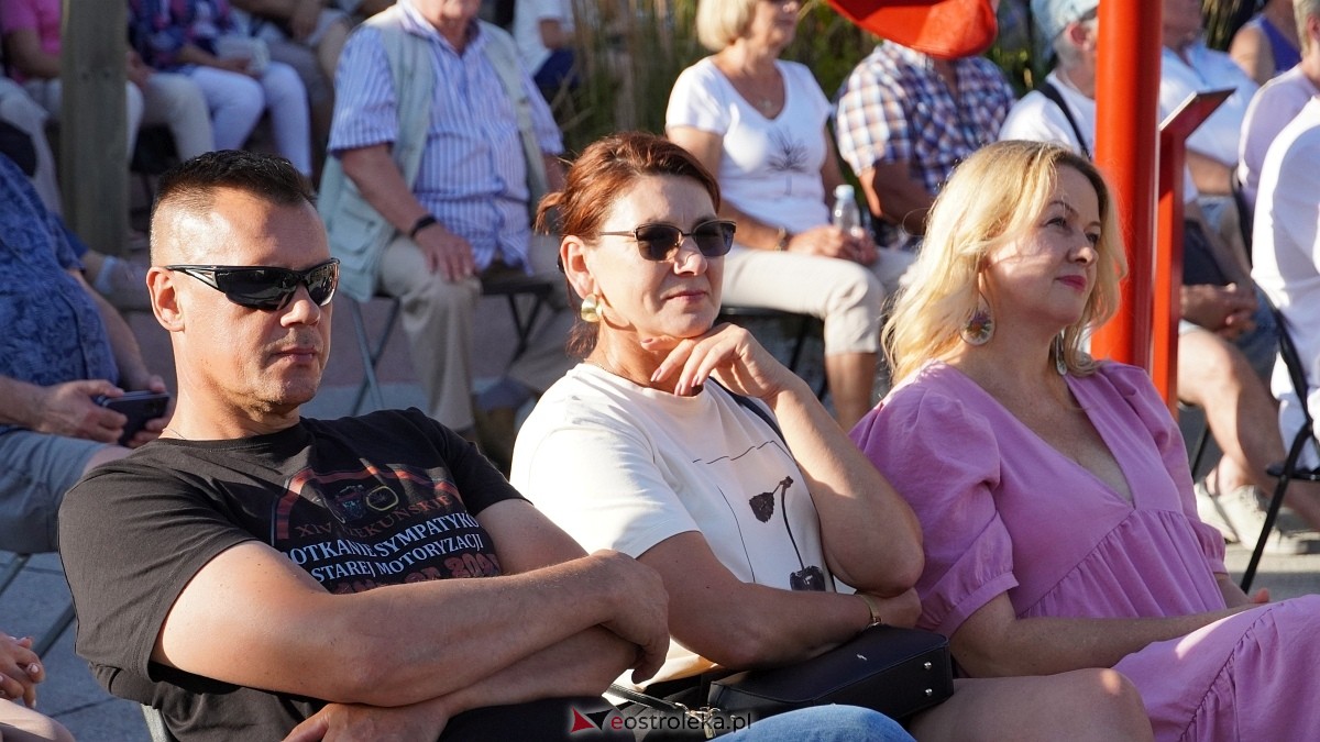 Koncert Roberta Prusińskiego w tężni w Rzekuniu [20.07.225] - zdjęcie #32 - eOstroleka.pl