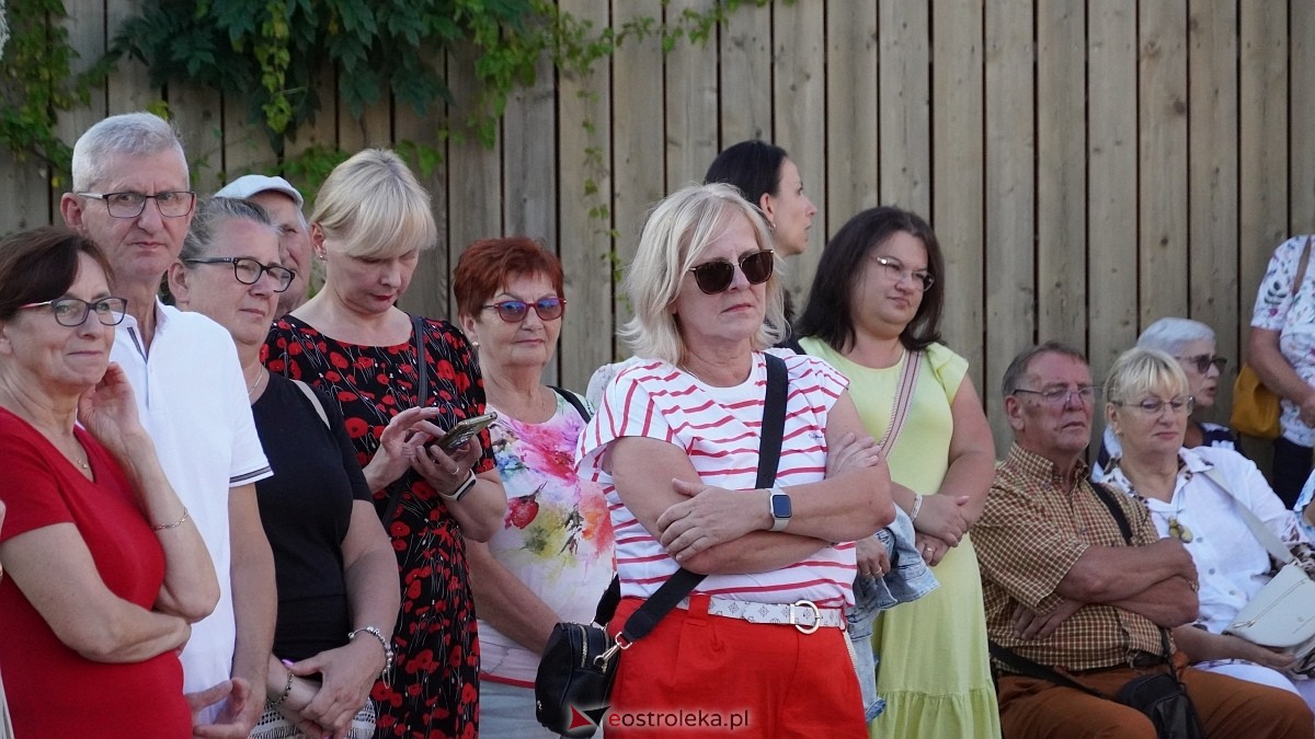 Koncert Roberta Prusińskiego w tężni w Rzekuniu [20.07.225] - zdjęcie #25 - eOstroleka.pl