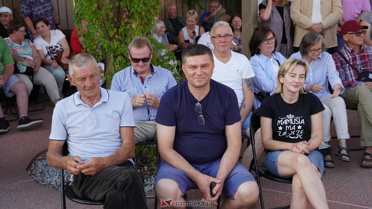 Koncert Roberta Prusińskiego w tężni w Rzekuniu [20.07.225] - zdjęcie #10 - eOstroleka.pl