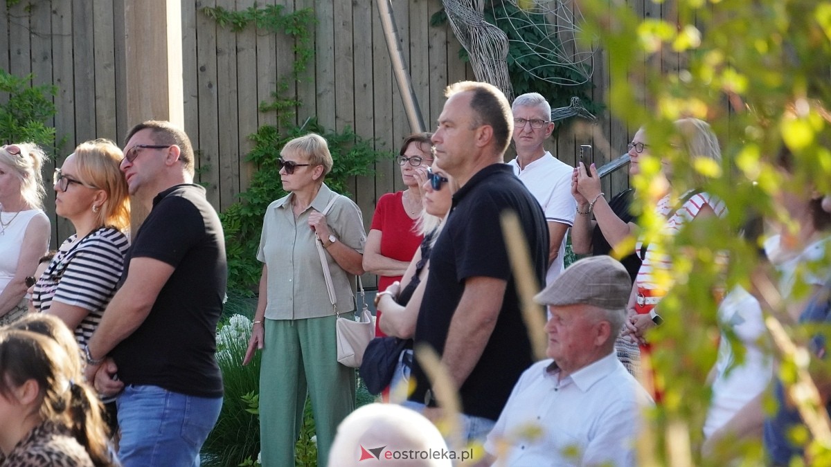 Koncert Roberta Prusińskiego w tężni w Rzekuniu [20.07.225] - zdjęcie #1 - eOstroleka.pl