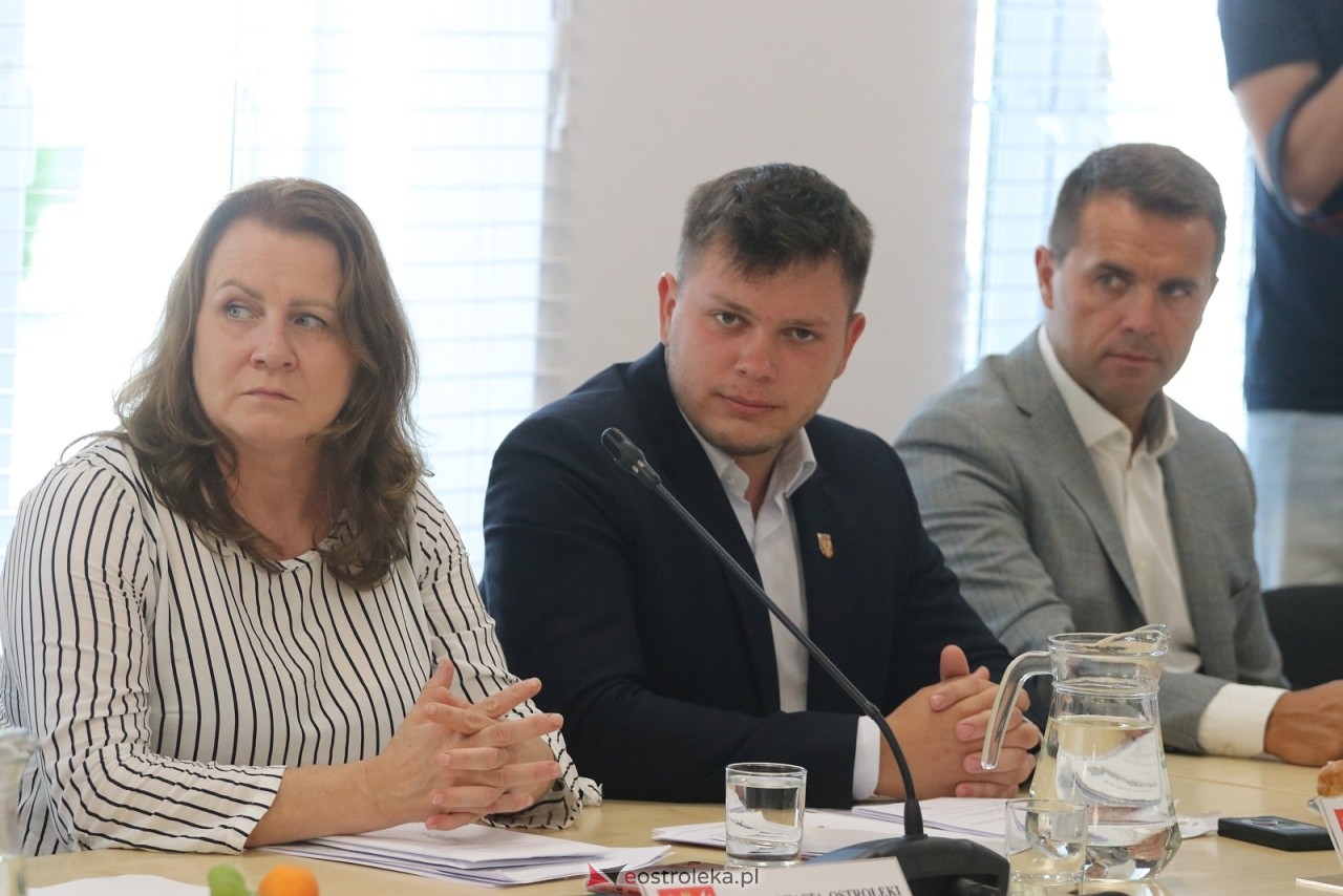 Podpisanie umowy na budowę obwodnicy Ostrołęki wraz z mostem [21.07.2025] - zdjęcie #35 - eOstroleka.pl