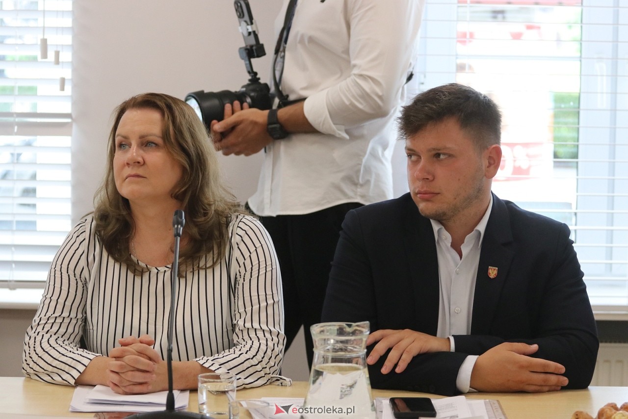 Podpisanie umowy na budowę obwodnicy Ostrołęki wraz z mostem [21.07.2025] - zdjęcie #31 - eOstroleka.pl