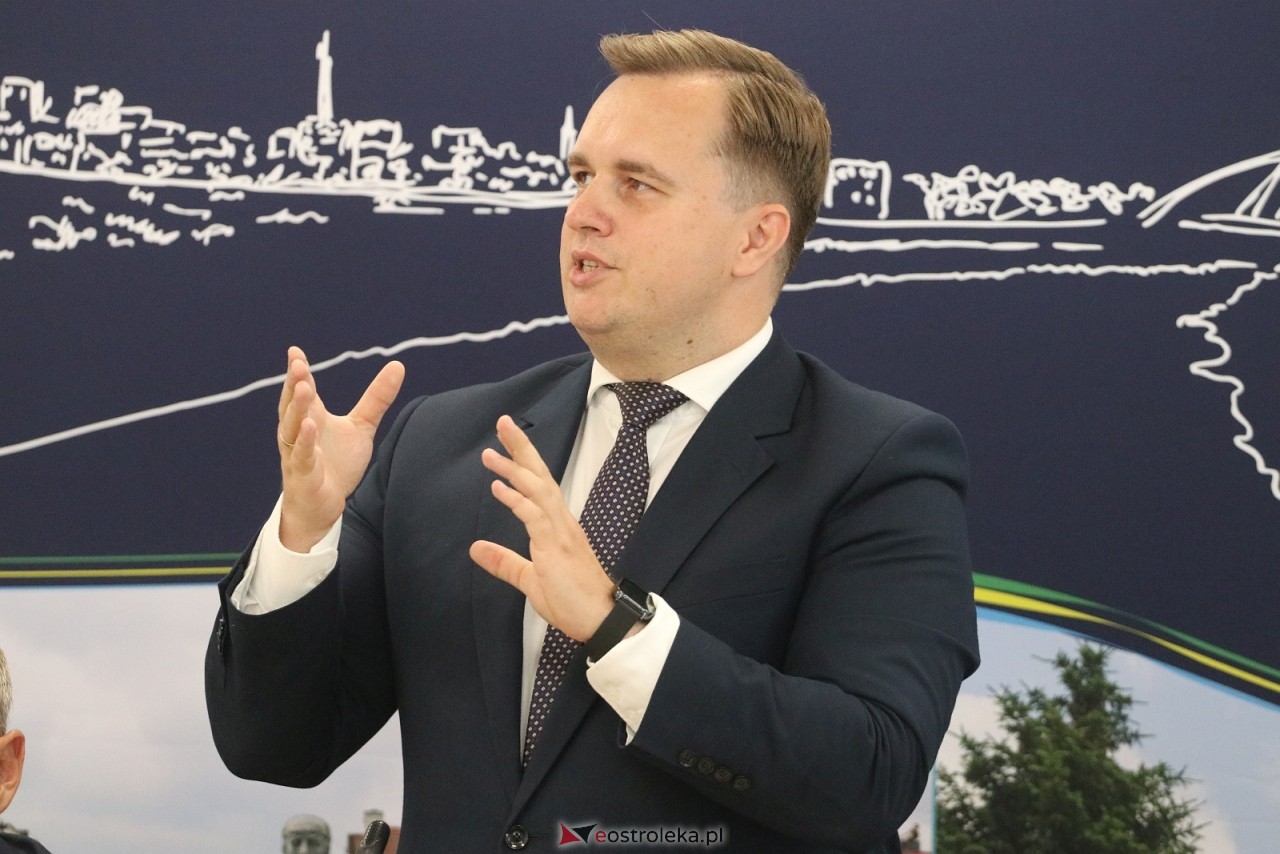 Podpisanie umowy na budowę obwodnicy Ostrołęki wraz z mostem [21.07.2025] - zdjęcie #24 - eOstroleka.pl