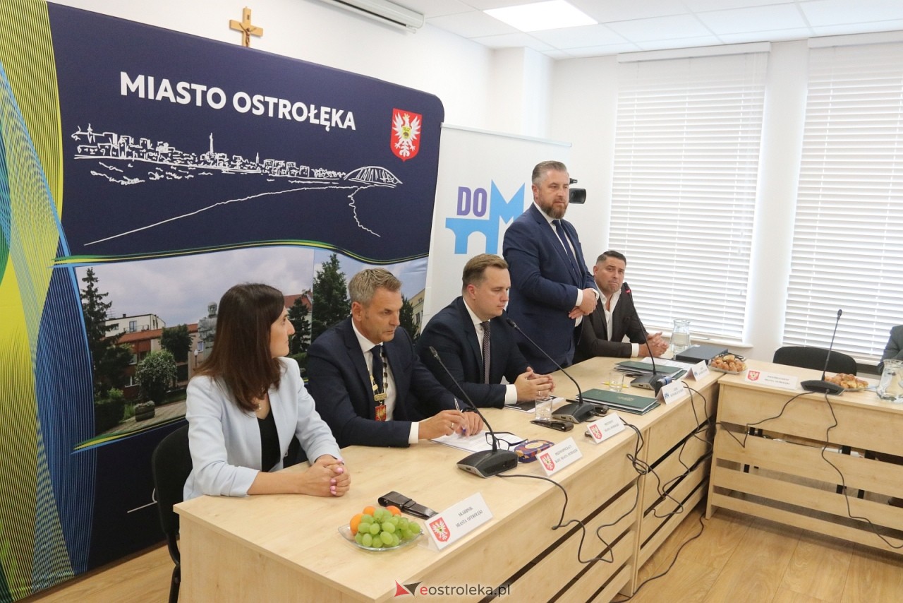 Podpisanie umowy na budowę obwodnicy Ostrołęki wraz z mostem [21.07.2025] - zdjęcie #11 - eOstroleka.pl
