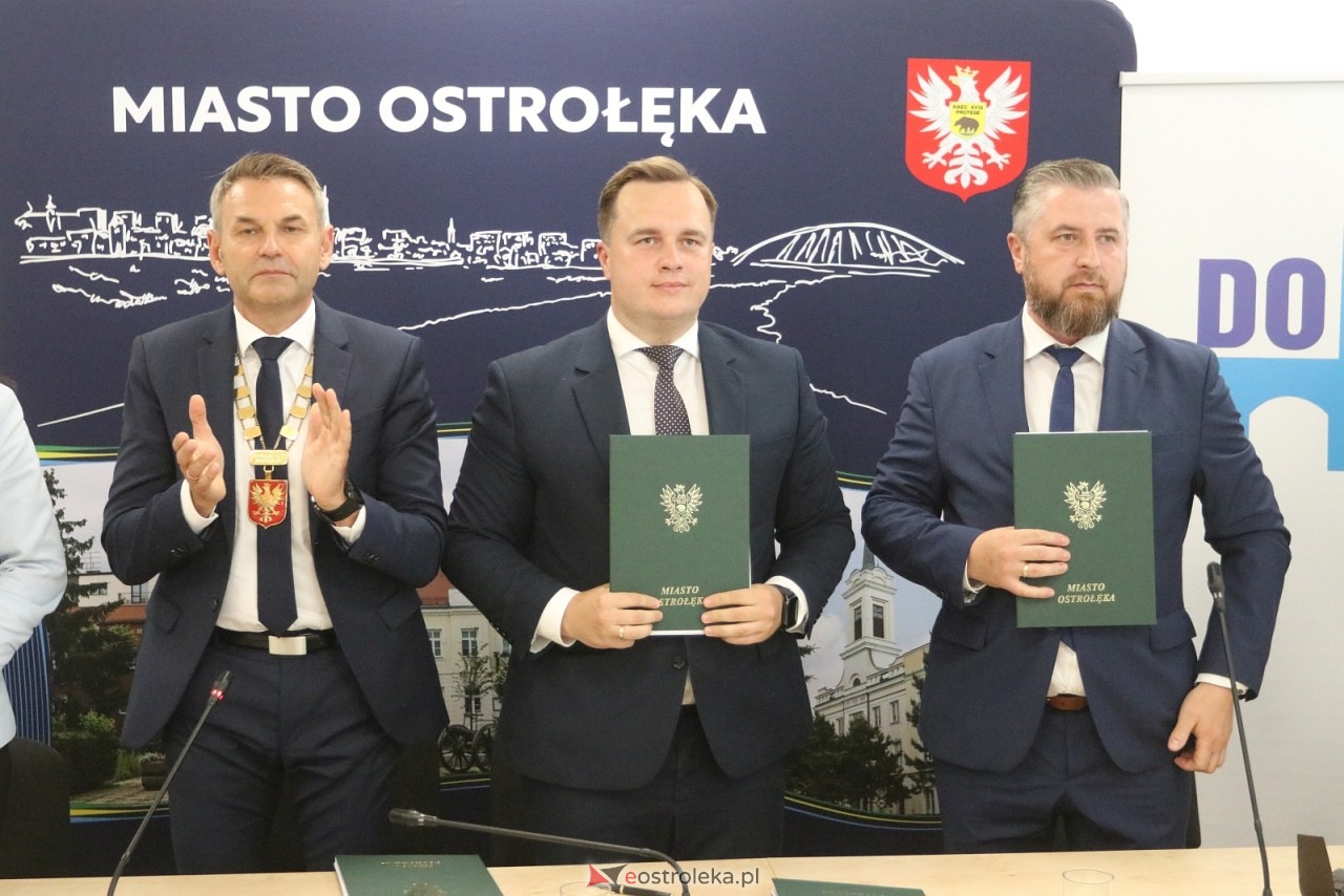 Podpisanie umowy na budowę obwodnicy Ostrołęki wraz z mostem [21.07.2025] - zdjęcie #3 - eOstroleka.pl