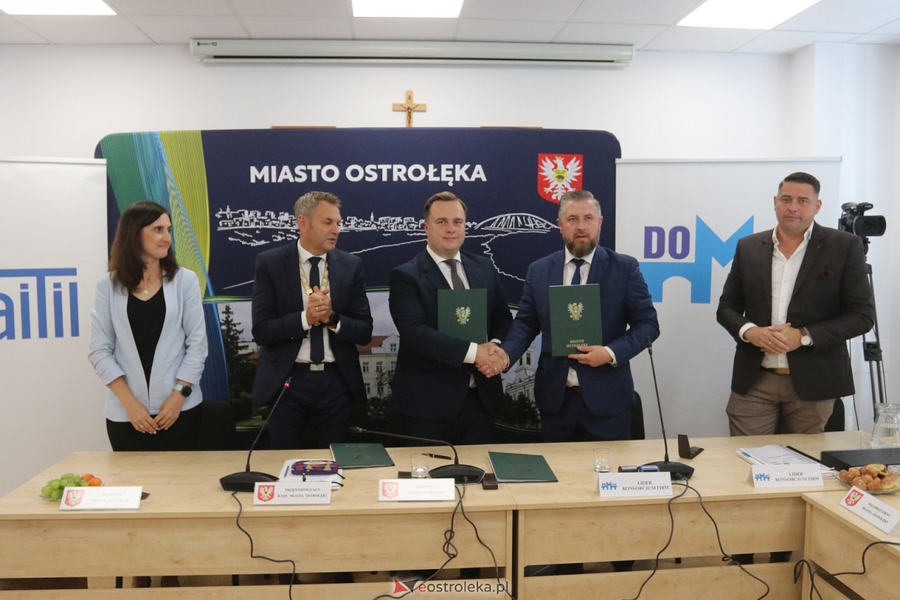 Podpisanie umowy na budowę obwodnicy Ostrołęki wraz z mostem [21.07.2025] - zdjęcie #2 - eOstroleka.pl