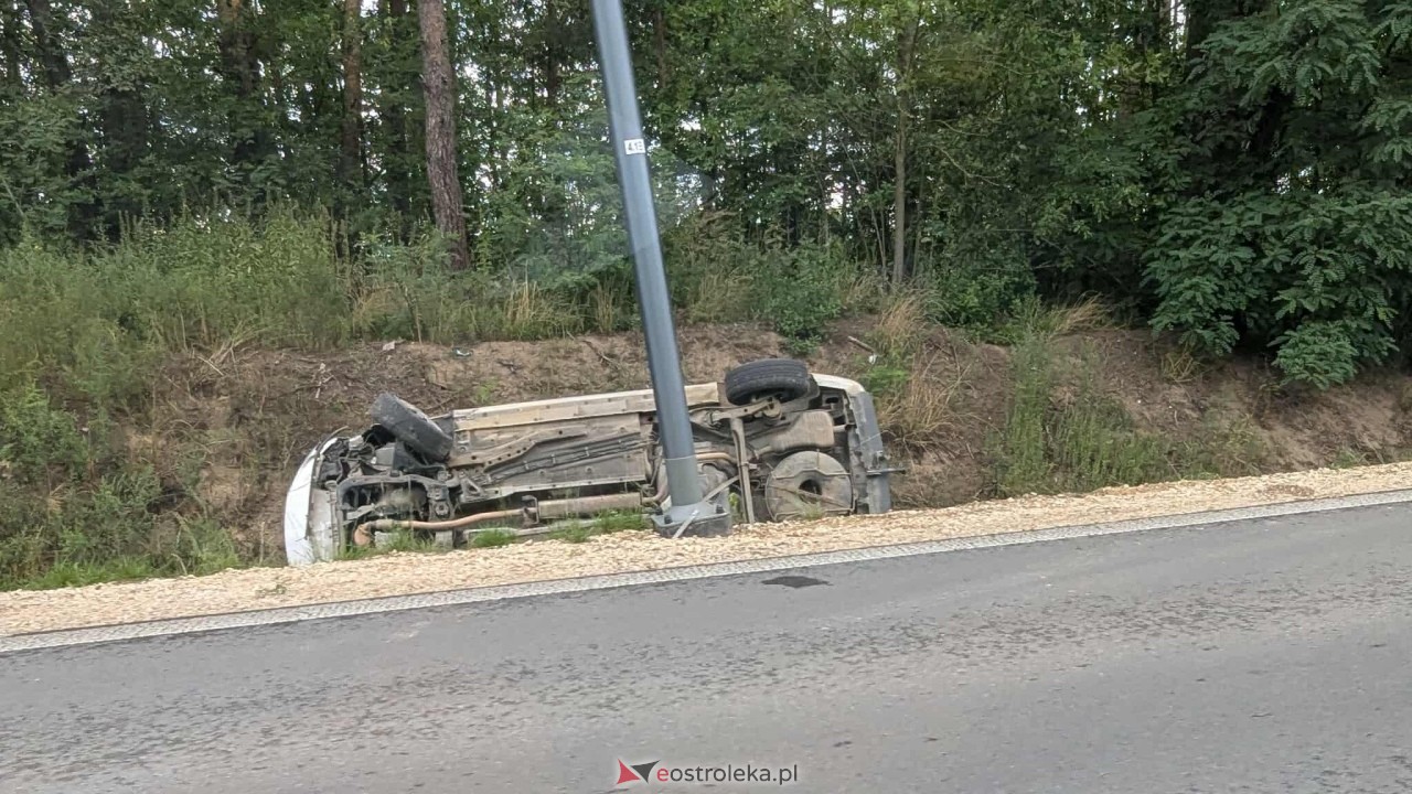 Wypadek na Łomżyńskiej [24.07.2025] - zdjęcie #5 - eOstroleka.pl