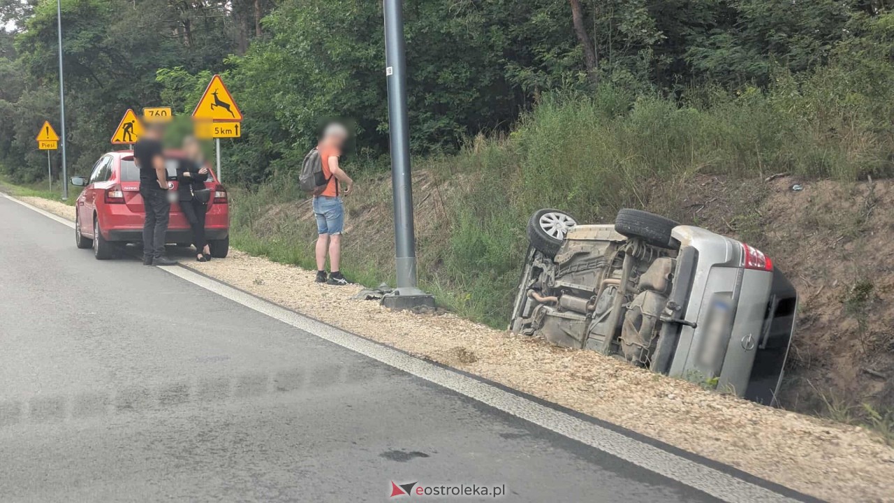 Wypadek na Łomżyńskiej [24.07.2025] - zdjęcie #3 - eOstroleka.pl