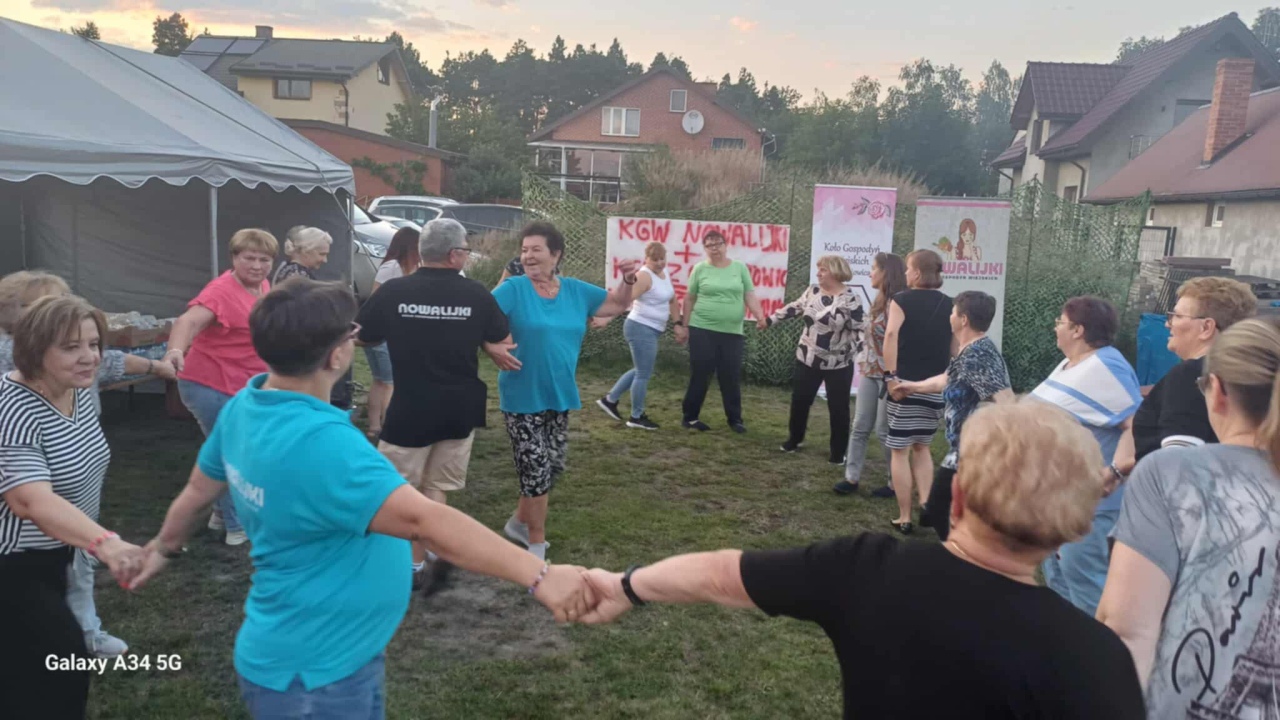 Integracyjne spotkanie z KGW Nowalijki z Nowej Wsi [28.07.2025] - zdjęcie #18 - eOstroleka.pl