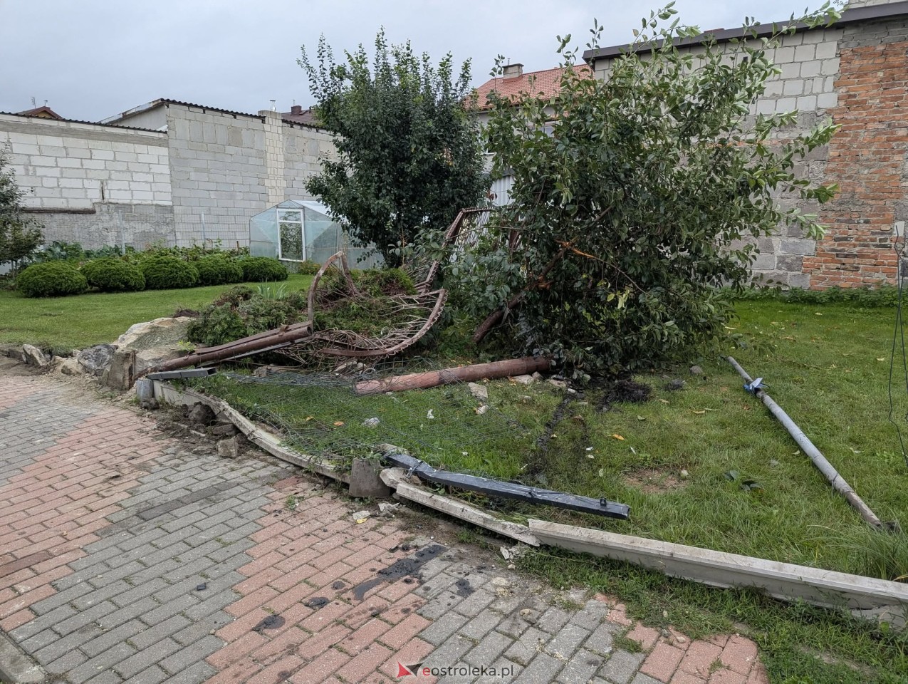 Wypadek na ulicy Kaczyńskiej w Ostrolęce [29.07.2025] - zdjęcie #4 - eOstroleka.pl