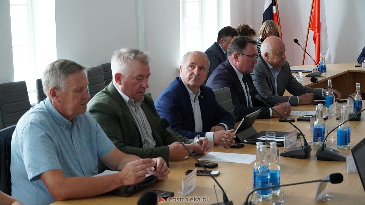 XVII sesja Rady Powiatu w Ostrołęce [29.07.2025] - zdjęcie #24 - eOstroleka.pl