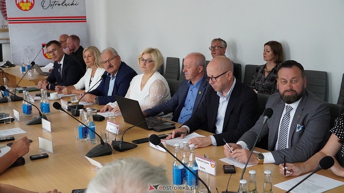 XVII sesja Rady Powiatu w Ostrołęce [29.07.2025] - zdjęcie #23 - eOstroleka.pl