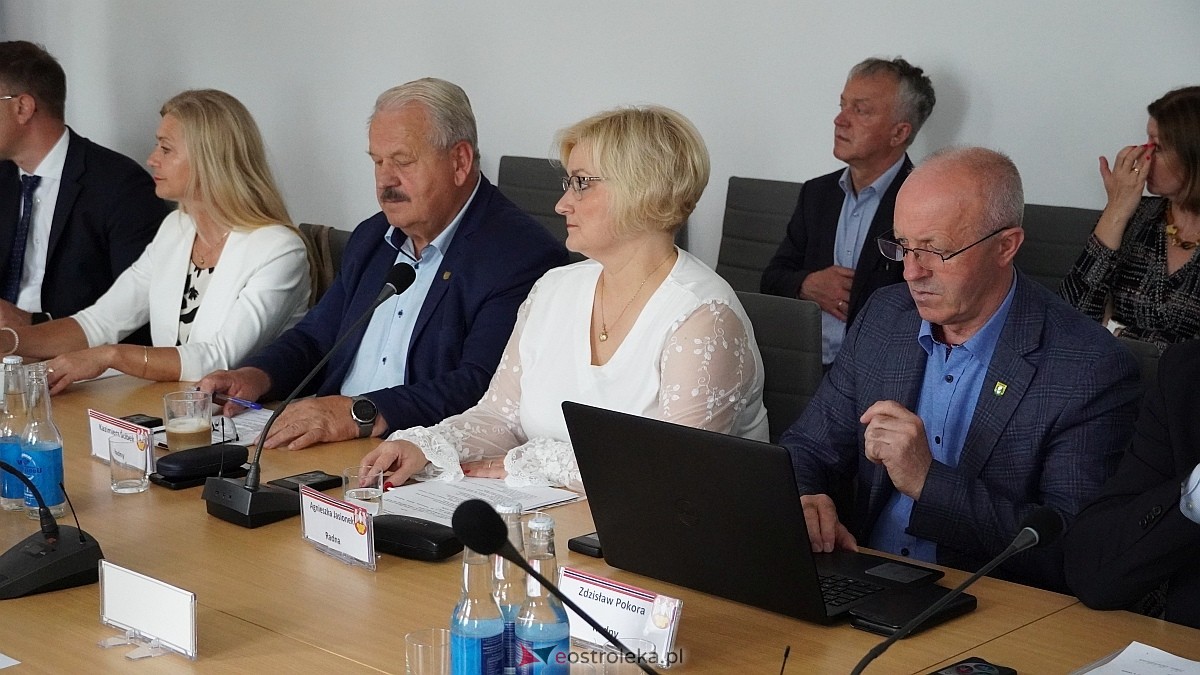 XVII sesja Rady Powiatu w Ostrołęce [29.07.2025] - zdjęcie #19 - eOstroleka.pl