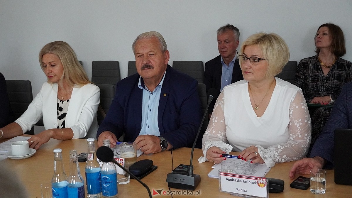 XVII sesja Rady Powiatu w Ostrołęce [29.07.2025] - zdjęcie #15 - eOstroleka.pl