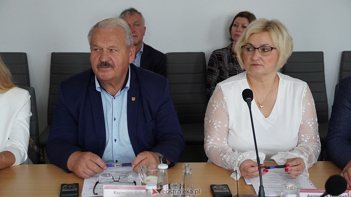 XVII sesja Rady Powiatu w Ostrołęce [29.07.2025] - zdjęcie #14 - eOstroleka.pl