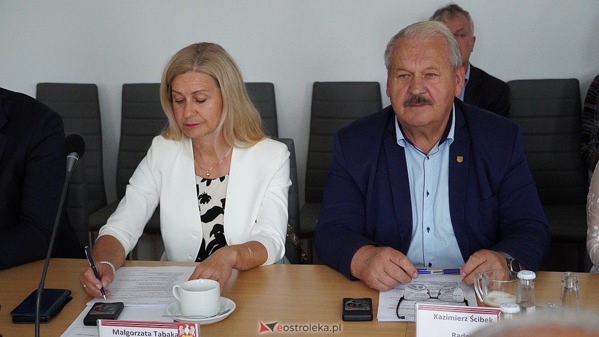 XVII sesja Rady Powiatu w Ostrołęce [29.07.2025] - zdjęcie #13 - eOstroleka.pl